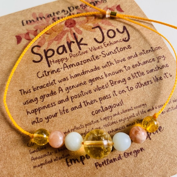 NWT ✨Spark Joy✨ 8mm Positive Vibes Healing Energy Gemstone Crystal Bracelet ✨ - Picture 3 of 6